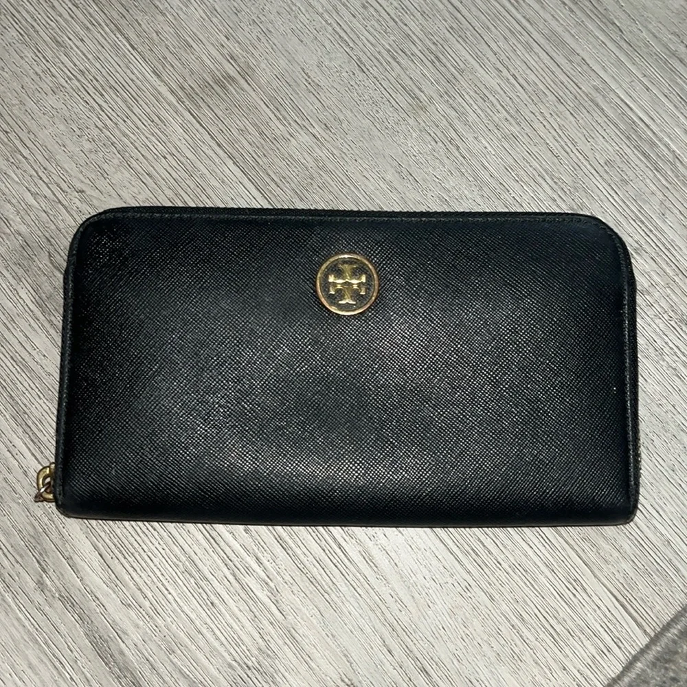 Tory Burch wallet